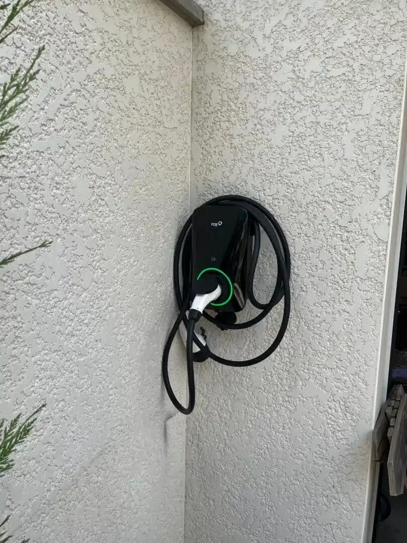 Borne de recharge — Wallbox murale IRVE, réalisation Protec Energy en Rhône-Alpes