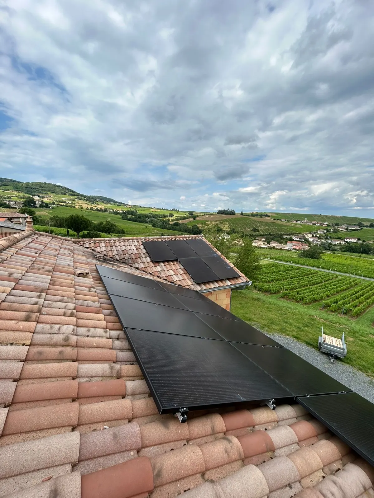 Installation photovoltaïque — Panneaux solaires — Oingt (69), réalisation Protec Energy en Rhône-Alpes