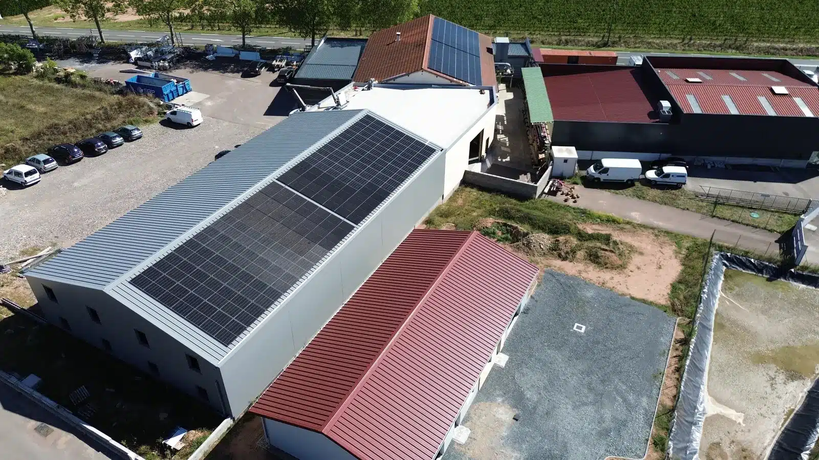 Installation photovoltaïque — Toiture solaire — St-Étienne-des-Oullières (69), réalisation Protec Energy en Rhône-Alpes