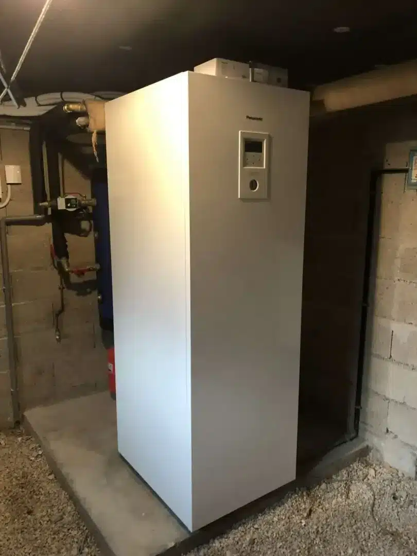 Pompe à chaleur air/eau — PAC air/eau — module tout-en-un, réalisation Protec Energy en Rhône-Alpes