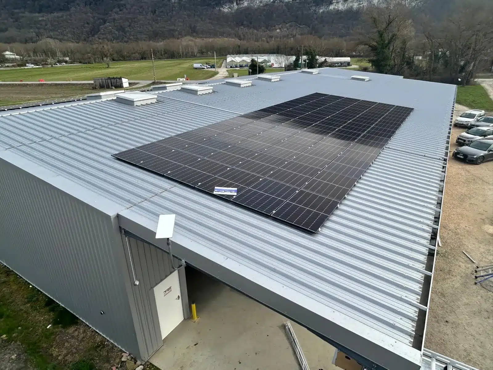 Installation photovoltaïque — Toiture professionnelle — Gaillard (74), réalisation Protec Energy en Rhône-Alpes