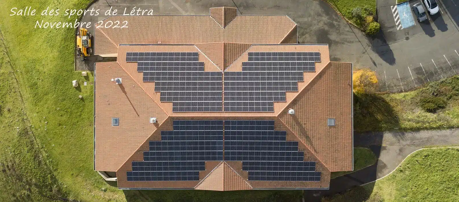 Installation photovoltaïque — Salle des sports — Létra (69), réalisation Protec Energy en Rhône-Alpes